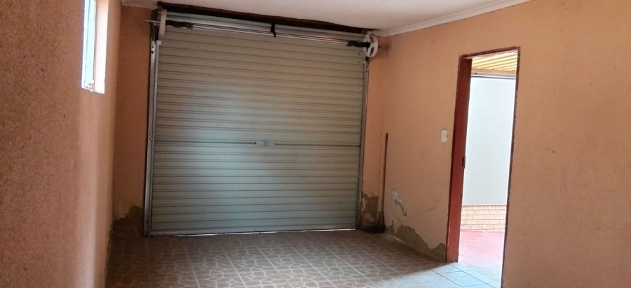 3 Bedroom Property for Sale in Tlhabane West North West